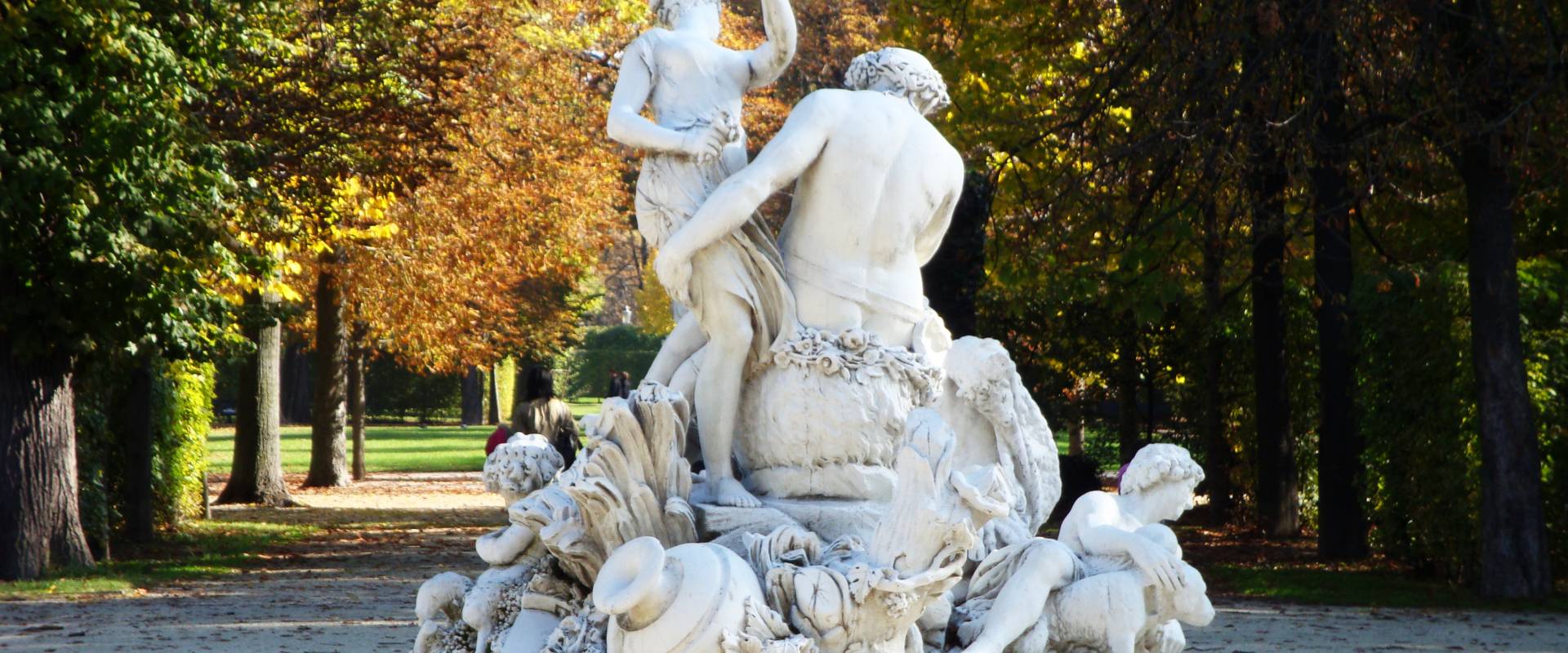 Statua parco ducale photo by Lataty74